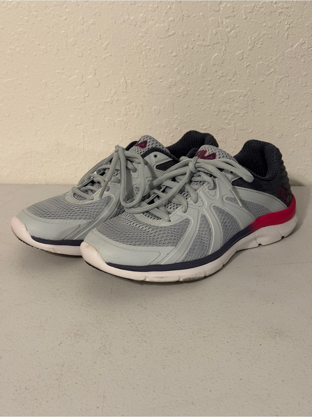FILA Fraction 3 Women's Memory Fitness Running Shoes Grey Pink Sneakers Size 9
